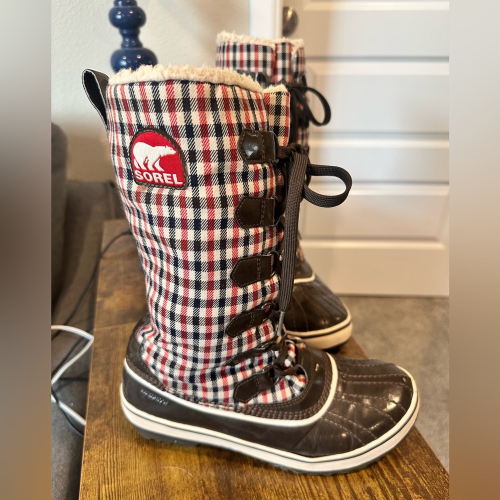 Sorel Women’s Waterproof Winter Boots – Plaid Faux-Fur Lined EUC - Picture 3 of 8